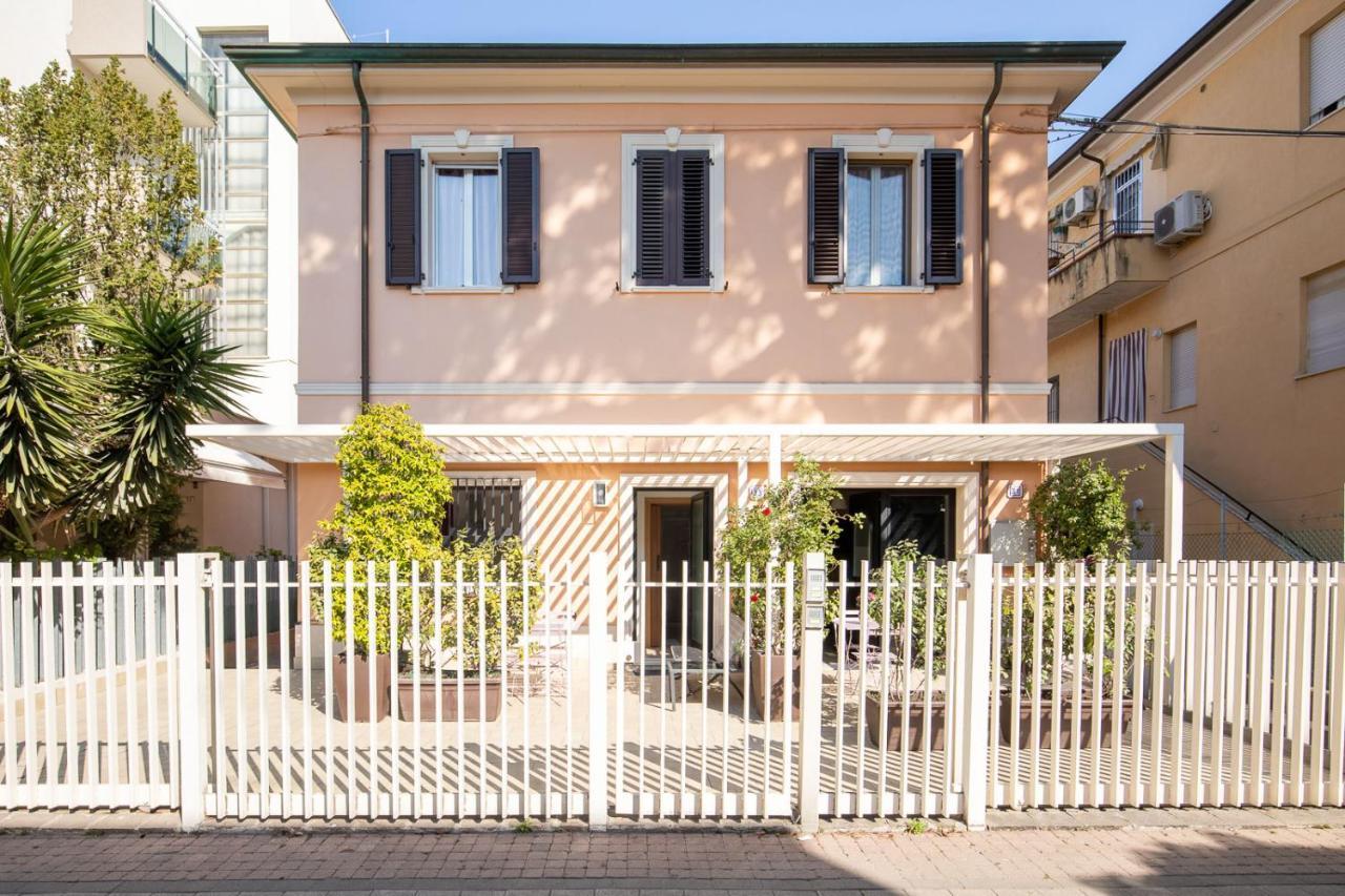 Bilocale Con Giardino A 200Mt Dal Mare - Homeunity Rimini Bagian luar foto