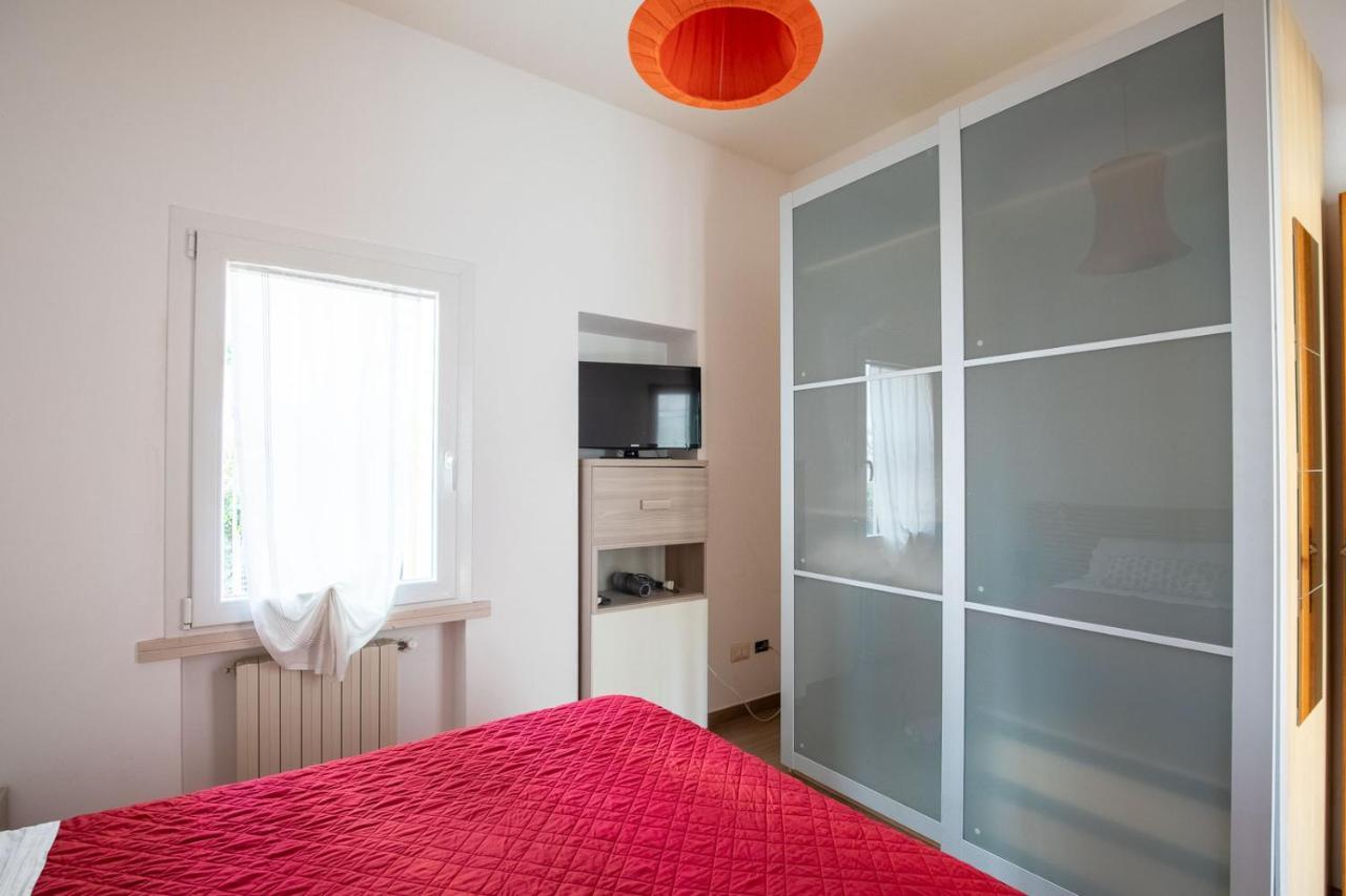 Bilocale Con Giardino A 200Mt Dal Mare - Homeunity Rimini Bagian luar foto