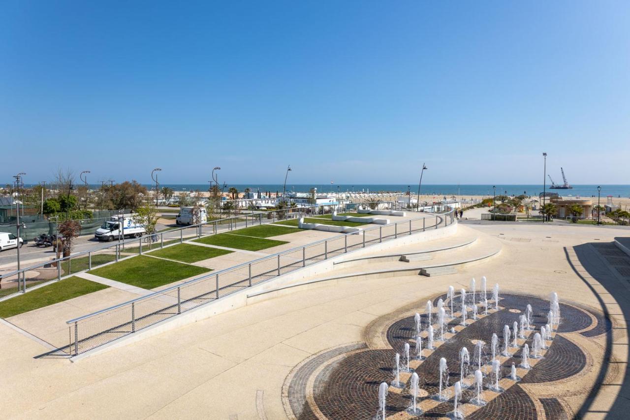Bilocale Con Giardino A 200Mt Dal Mare - Homeunity Rimini Bagian luar foto